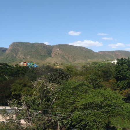 Aguas Da Serra Com Acesso Ao Rio E Vista Pra Serra Rio Quente Buitenkant foto